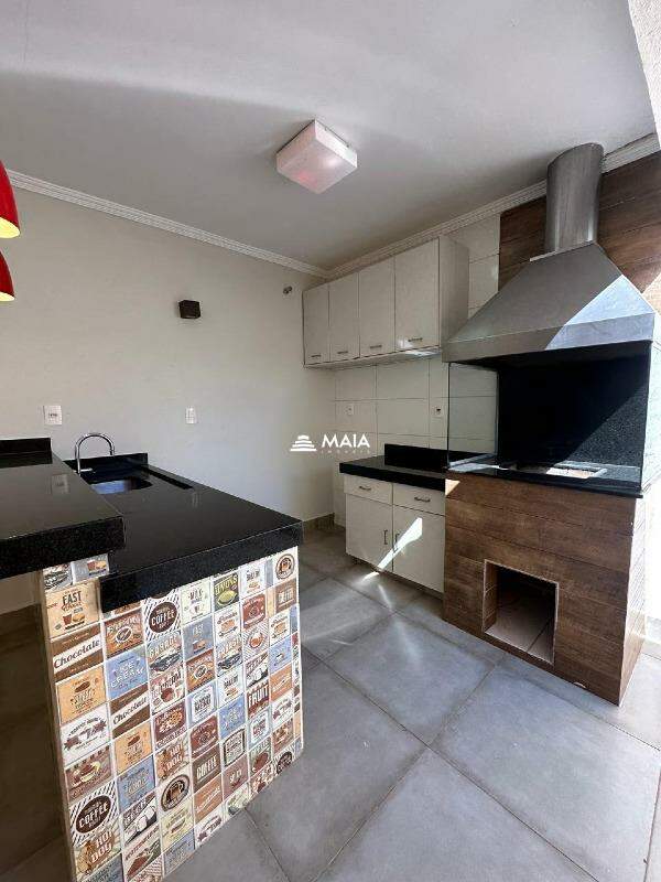 Casa de Condomínio à venda no Portal Beija Flor: 