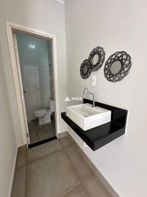 Casa de Condomínio à venda no Portal Beija Flor: 