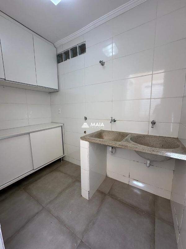 Casa de Condomínio à venda no Portal Beija Flor: 