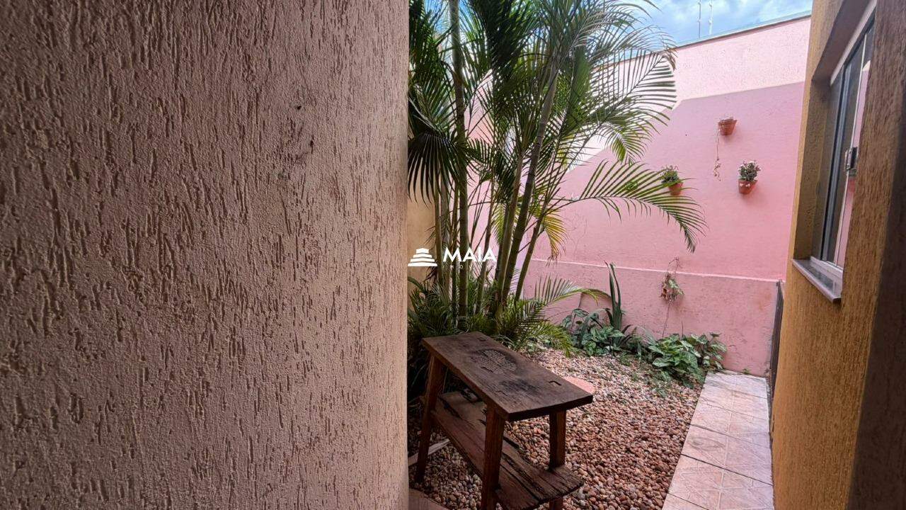 Casa à venda no Jardim Nenê Gomes: 