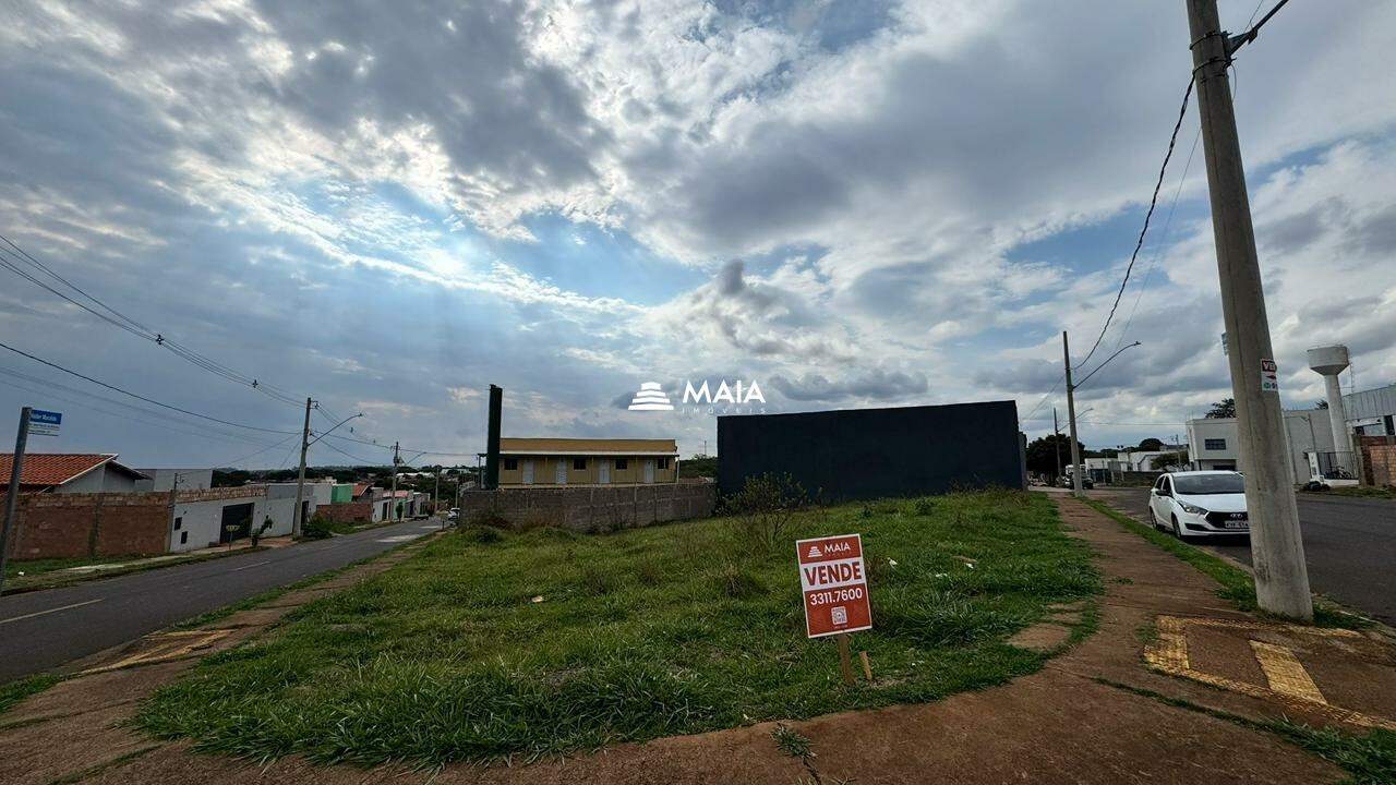 Terreno/Área à venda no Jardim Maracanã: 