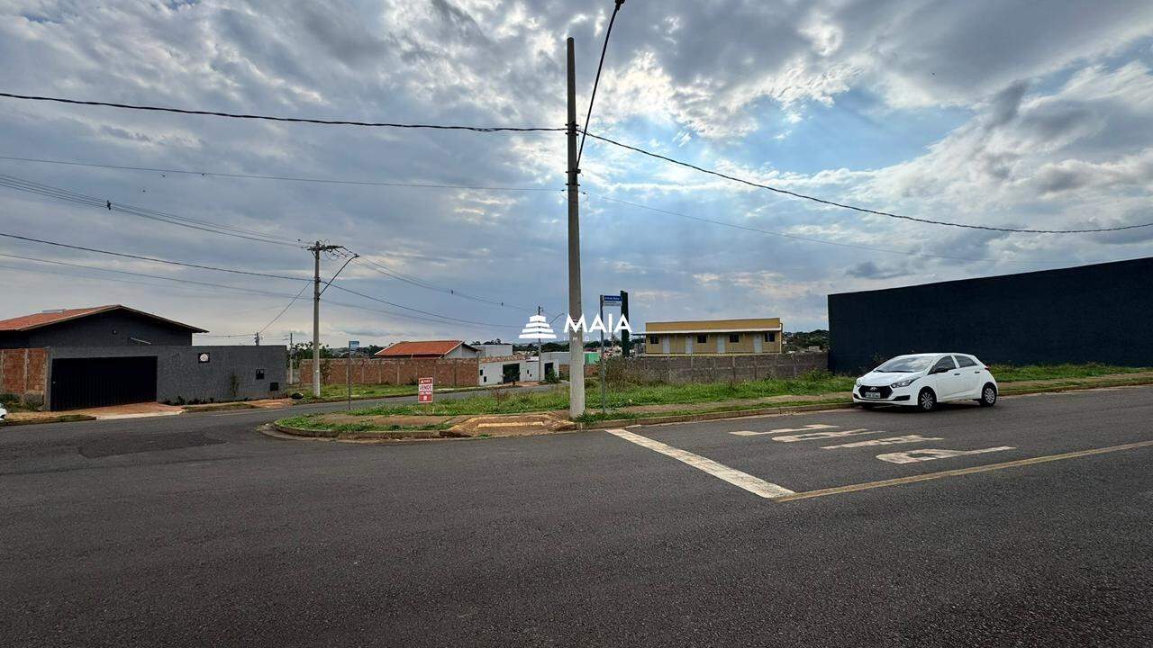 Terreno/Área à venda no Jardim Maracanã: 