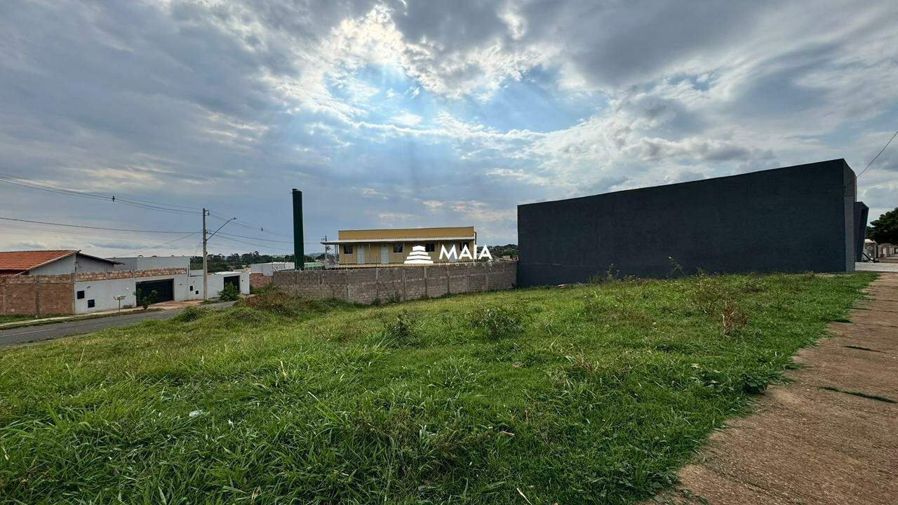 Terreno/Área à venda no Jardim Maracanã: 