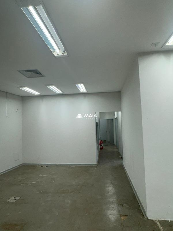 Comercial à venda no Mercês: 