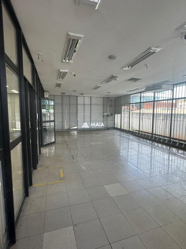 Comercial à venda no Mercês: 