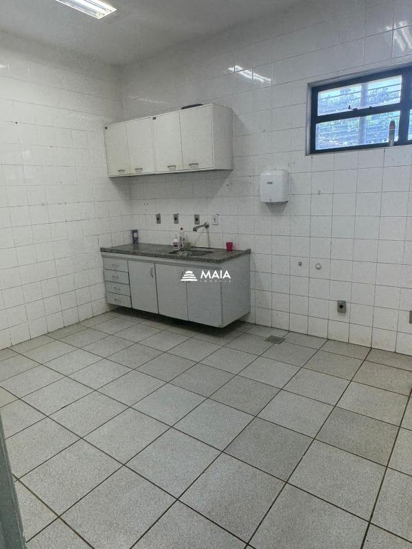 Comercial à venda no Mercês: 