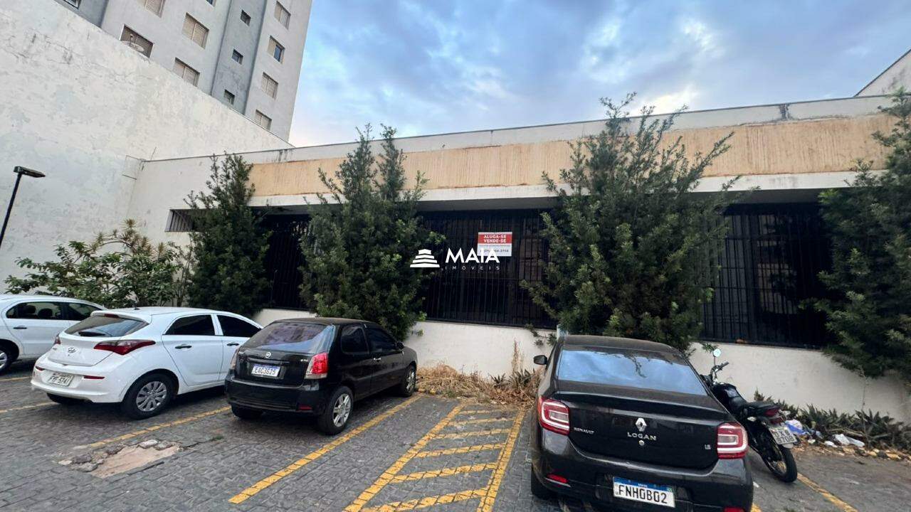 Comercial à venda no Mercês: 