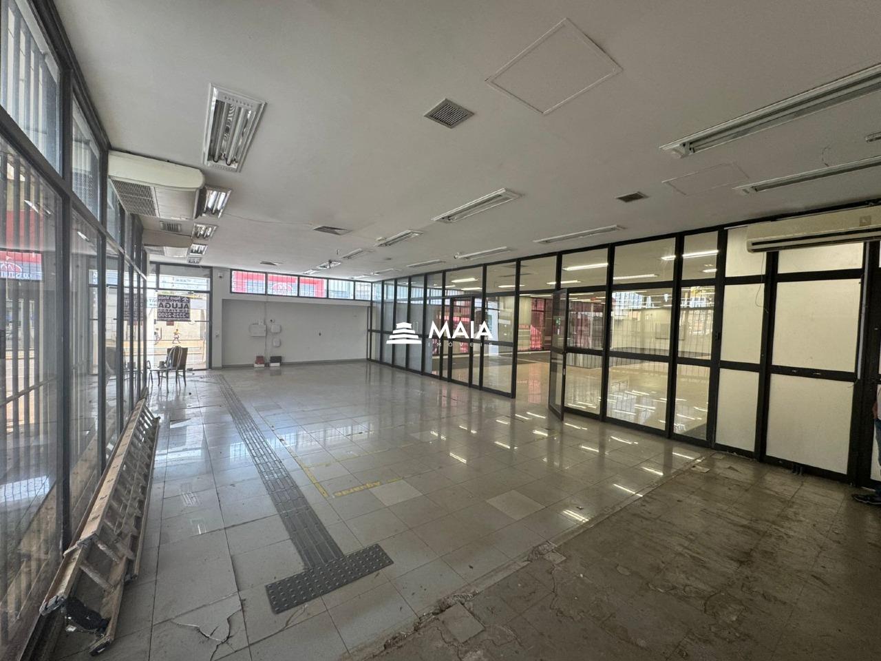 Comercial à venda no Mercês: 