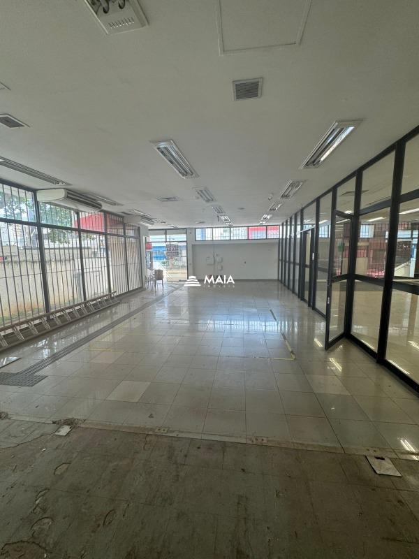 Comercial à venda no Mercês: 