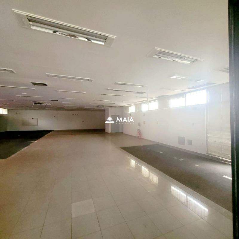 Comercial à venda no Mercês: 