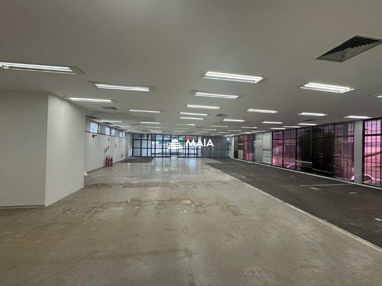 Comercial à venda no Mercês: 