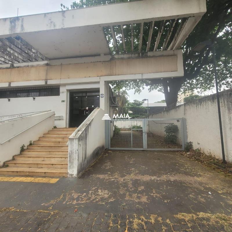 Comercial à venda no Mercês: 