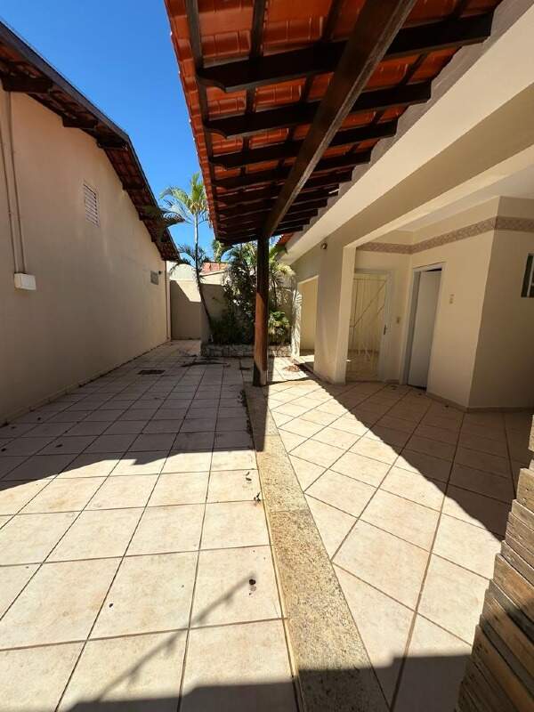 Casa para aluguel no Santa Marta: 