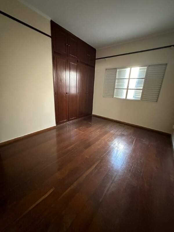 Casa para aluguel no Santa Marta: 