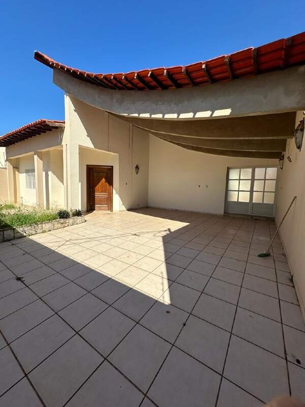 Casa para aluguel no Santa Marta: 