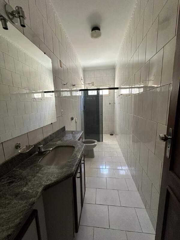 Casa para aluguel no Santa Marta: 