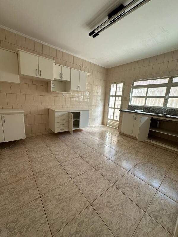 Casa para aluguel no Santa Marta: 