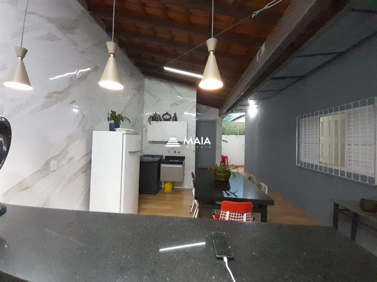 Casa à venda no Mercês: 