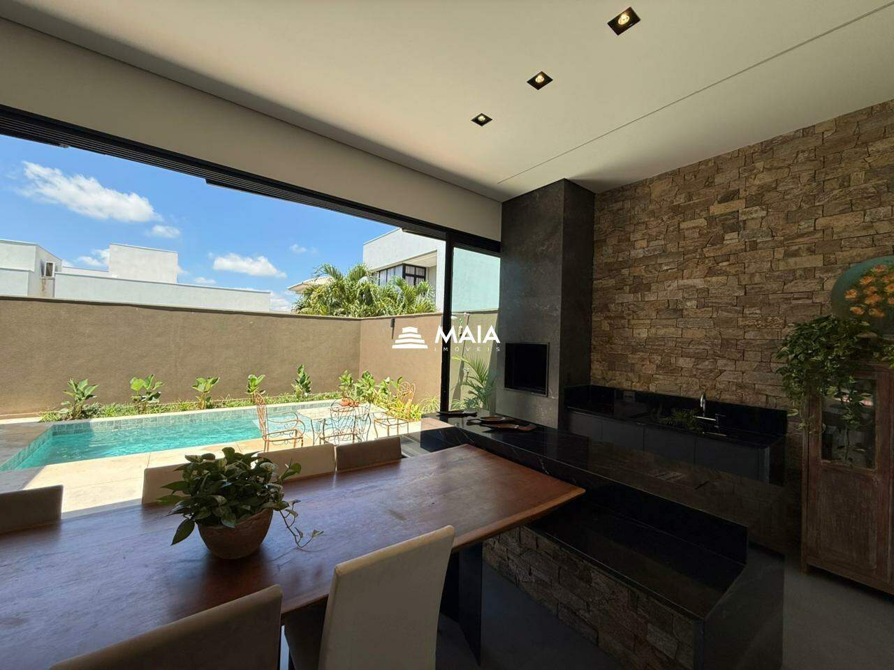 Casa de Condomínio à venda no Estância dos Ipês: 