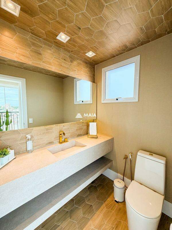 Apartamento à venda no Mercês: 