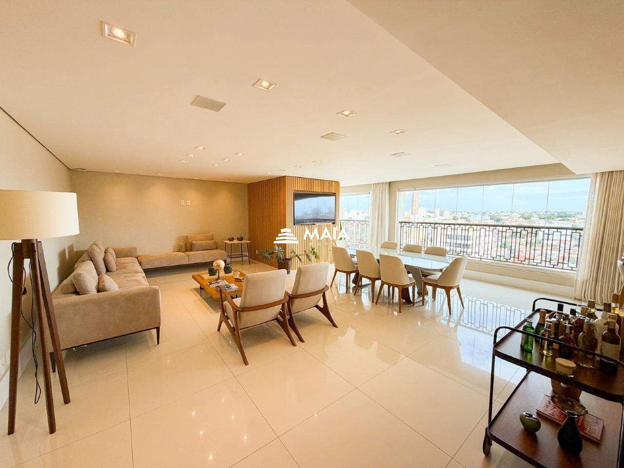 Apartamento à venda no Mercês: 