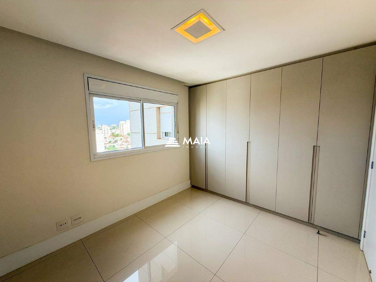 Apartamento à venda no Mercês: 