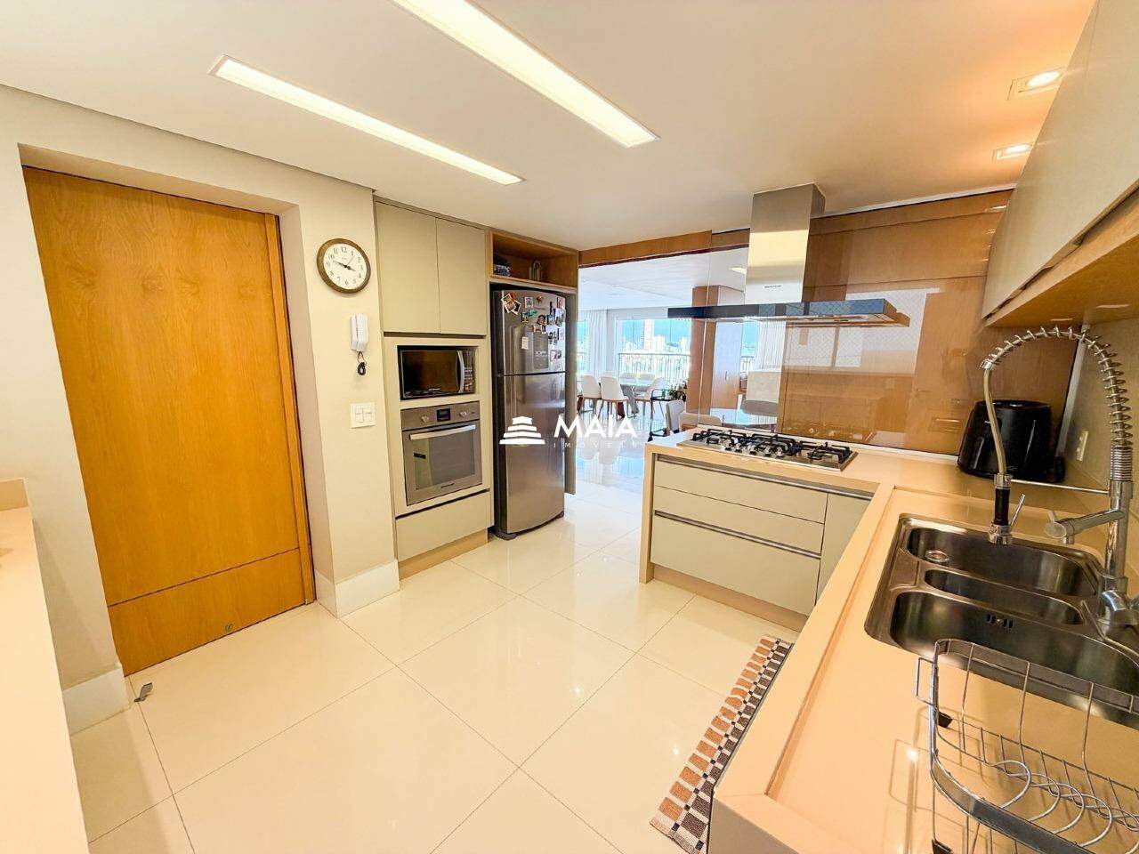 Apartamento à venda no Mercês: 