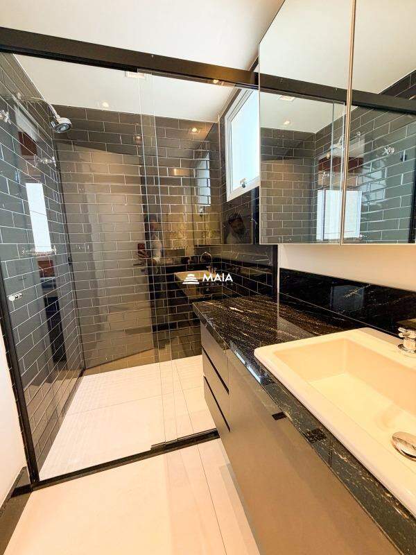 Apartamento à venda no Mercês: 