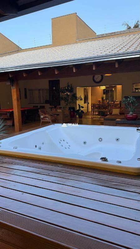 Casa à venda no Jardim Induberaba: 