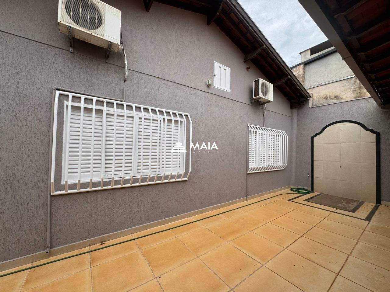 Casa para aluguel no Santa Maria: 