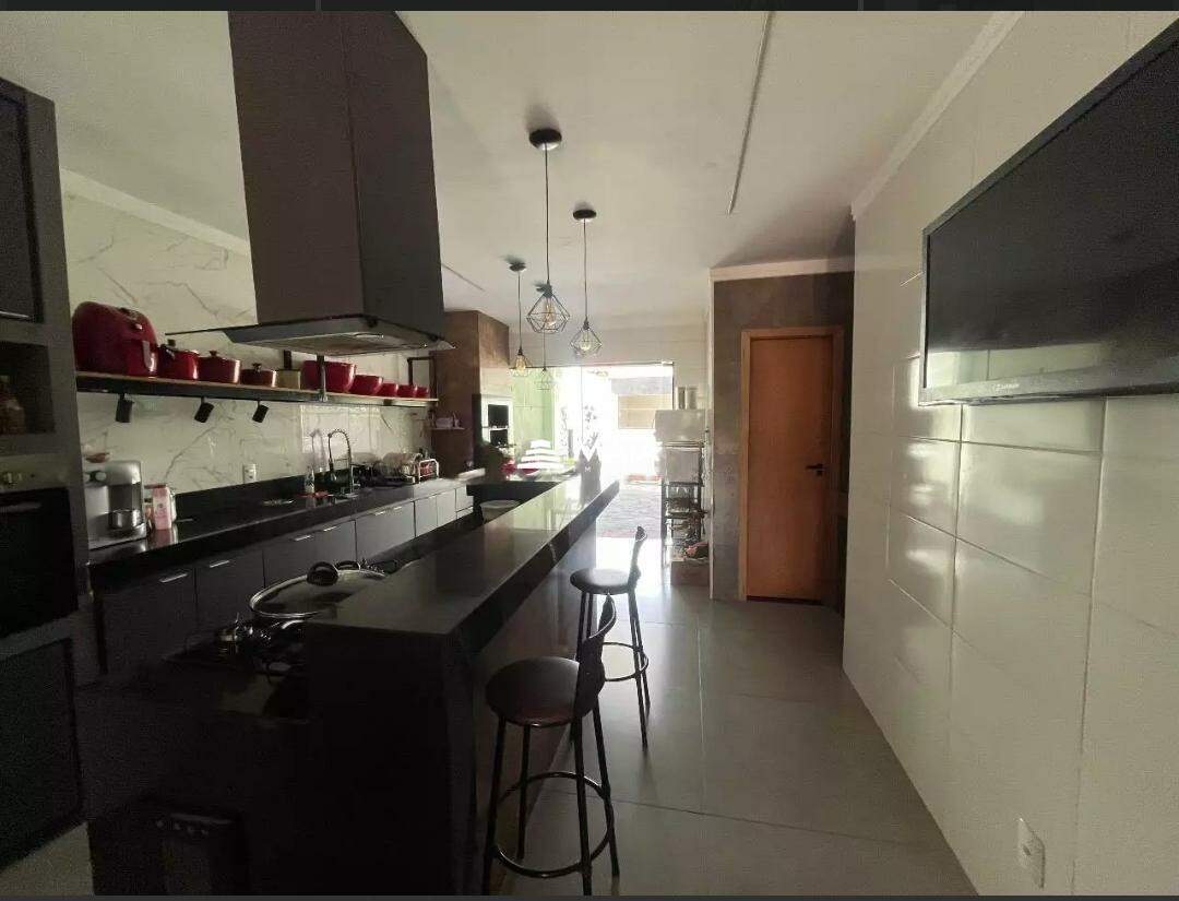 Casa à venda no Mercês: 