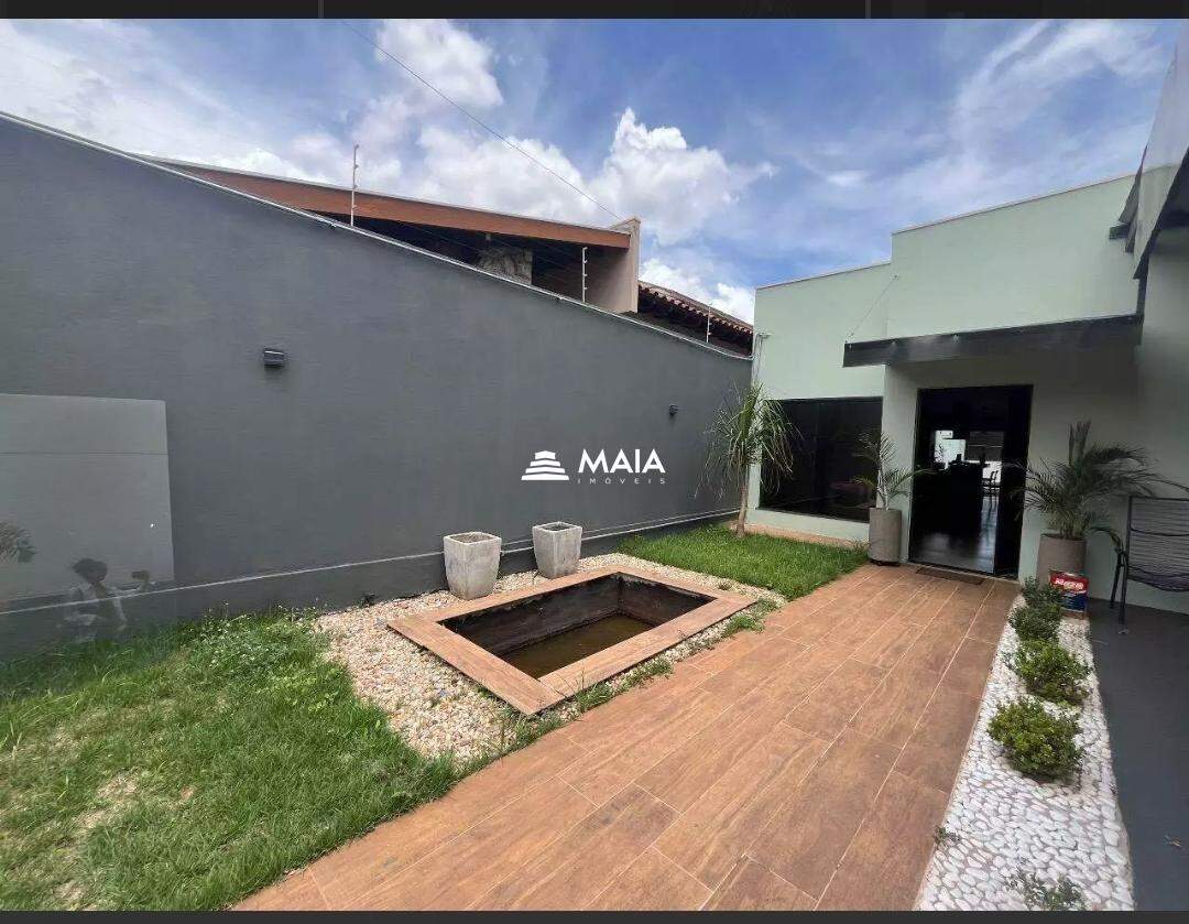 Casa à venda no Mercês: 