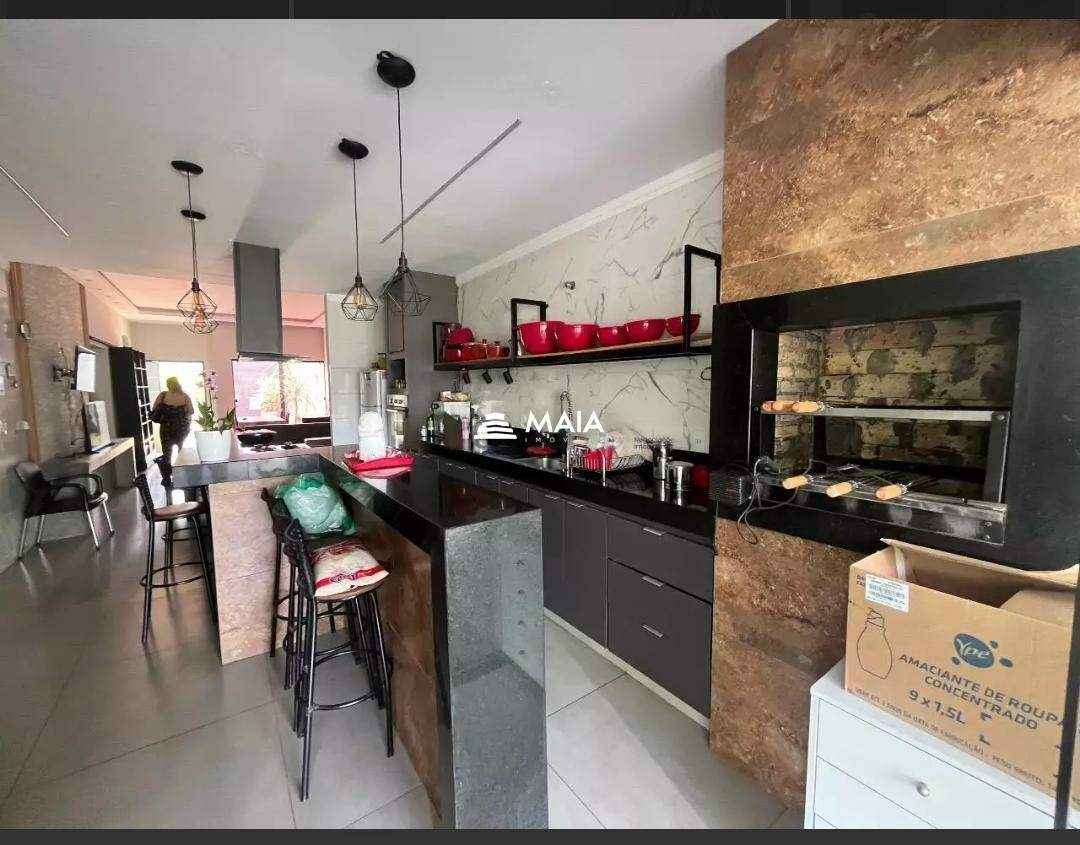 Casa à venda no bairro Mercês