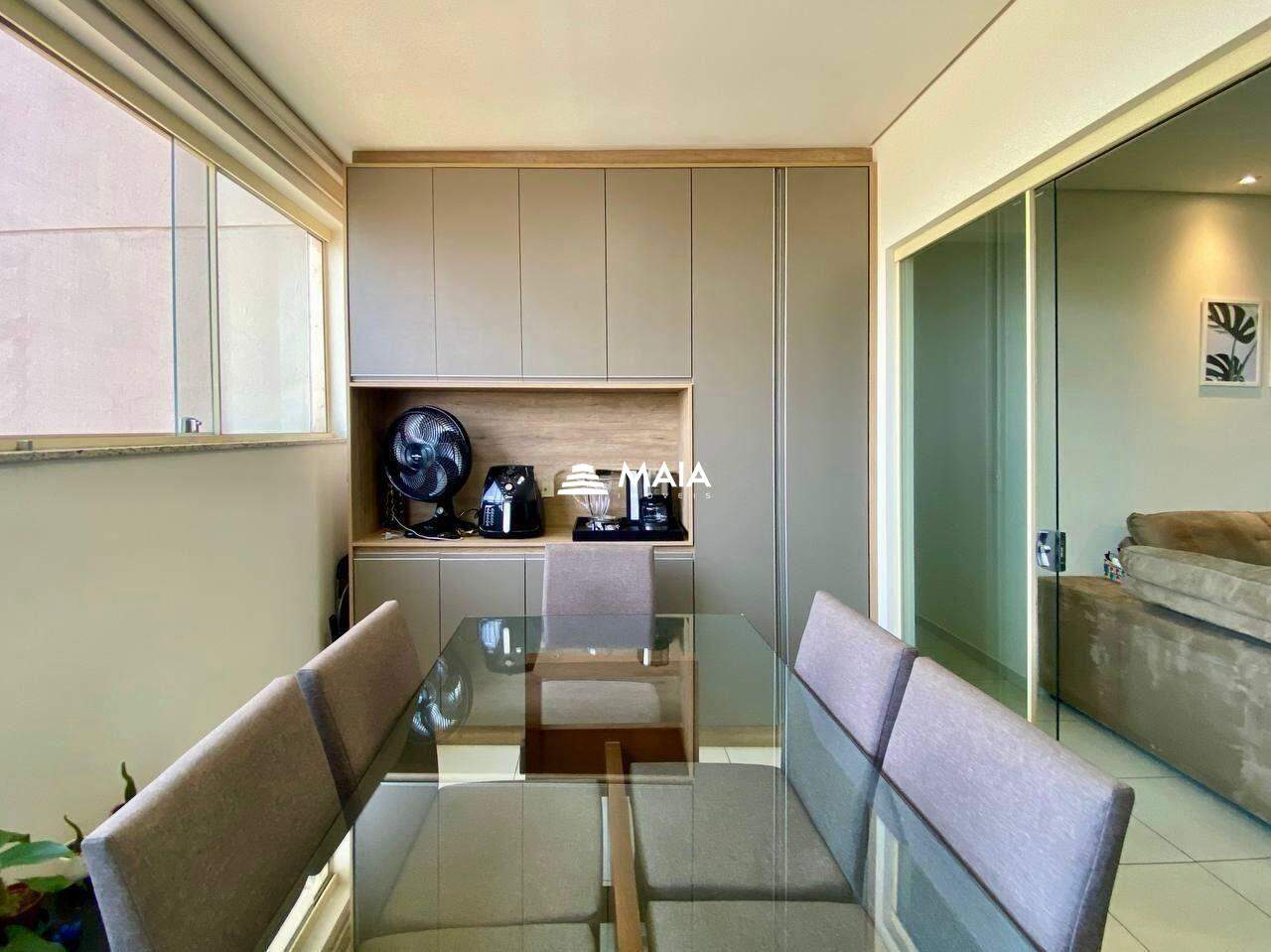 Apartamento à venda no Mercês: 