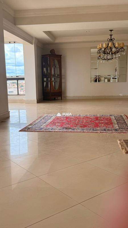 Apartamento à venda no Mercês: 