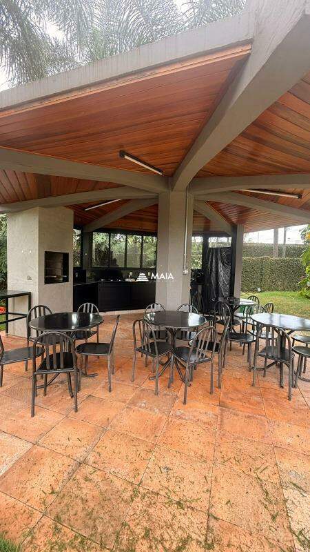 Apartamento à venda no Mercês: 