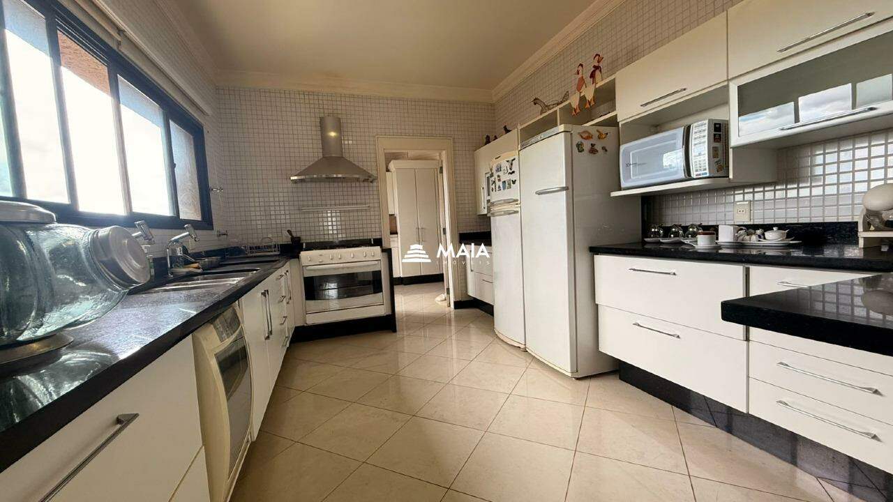 Apartamento à venda no Mercês: 