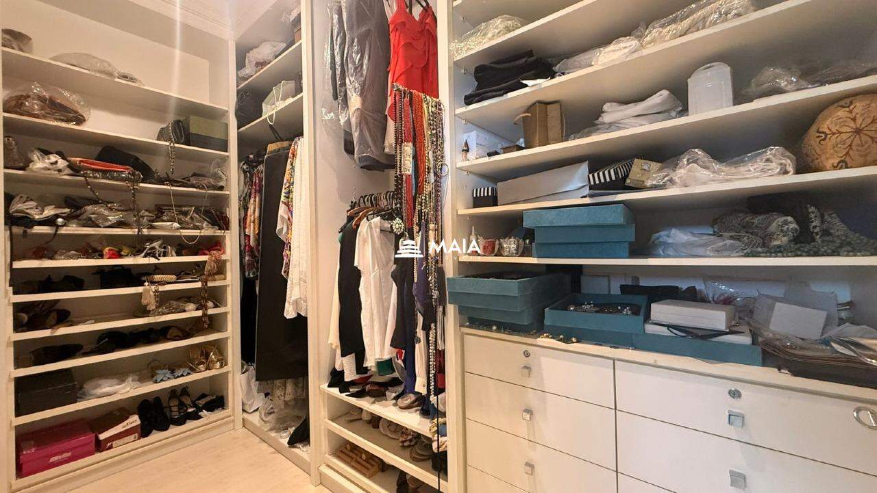 Apartamento à venda no Mercês: 