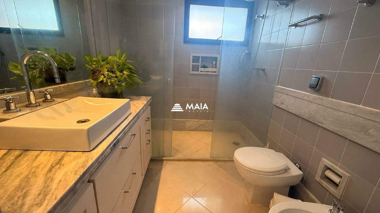 Apartamento à venda no Mercês: 