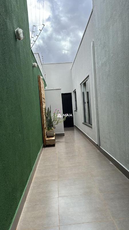 Casa à venda no Beija Flor II: 