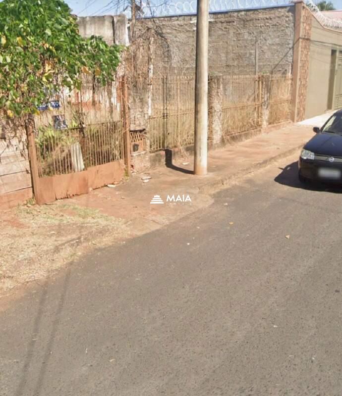 Terreno/Área para aluguel no Fabrício: 