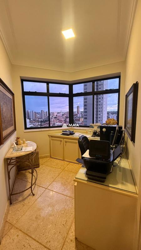 Apartamento à venda no Mercês: 