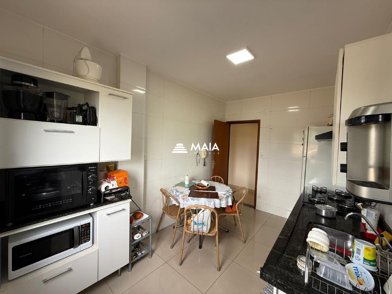 Apartamento à venda no Mercês: 