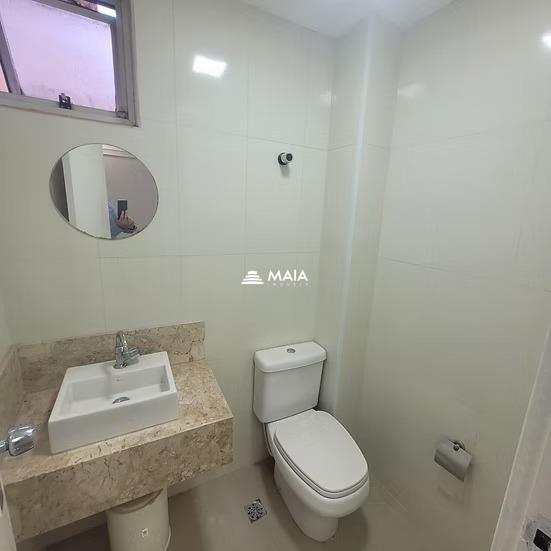 Comercial à venda no Mercês: 