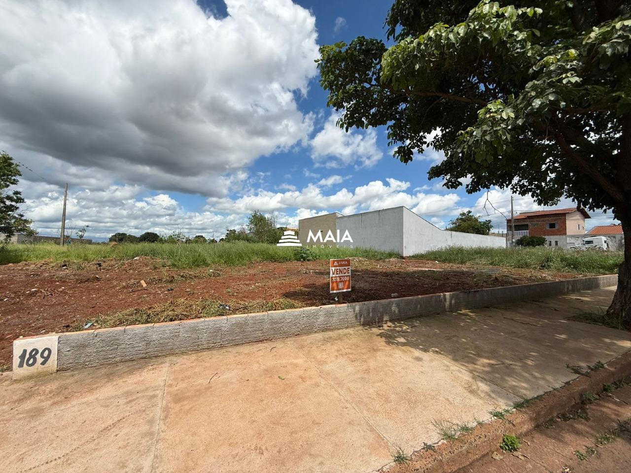 Terreno/Área à venda no Jardim Canadá: 