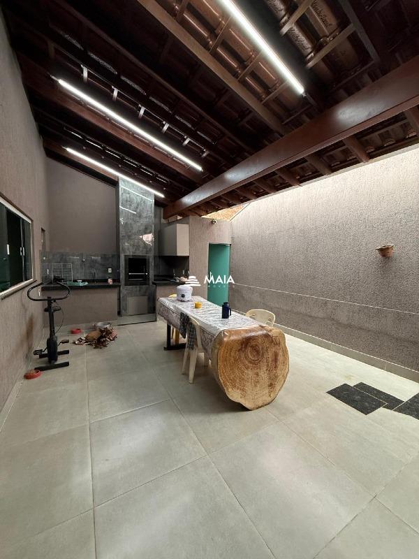 Casa à venda no Jardim Copacabana: 