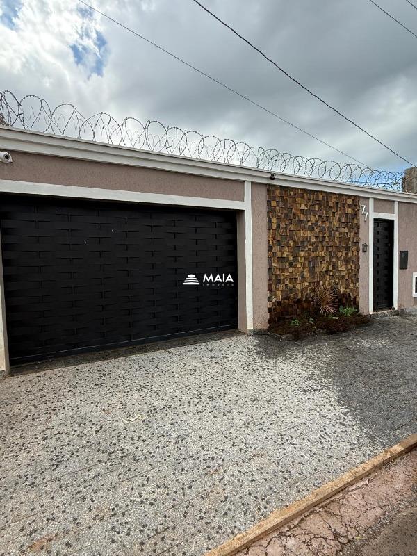 Casa à venda no bairro Jardim Copacabana