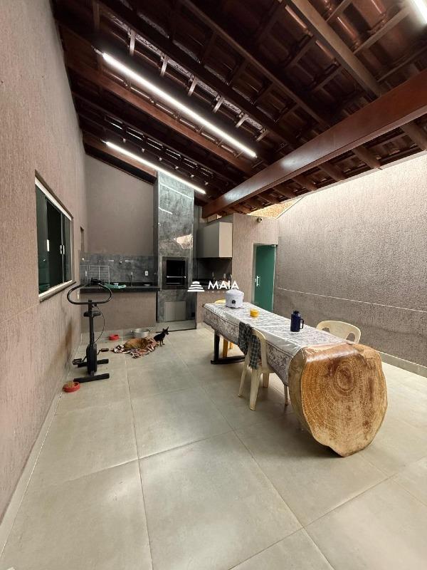 Casa à venda no Jardim Copacabana: 