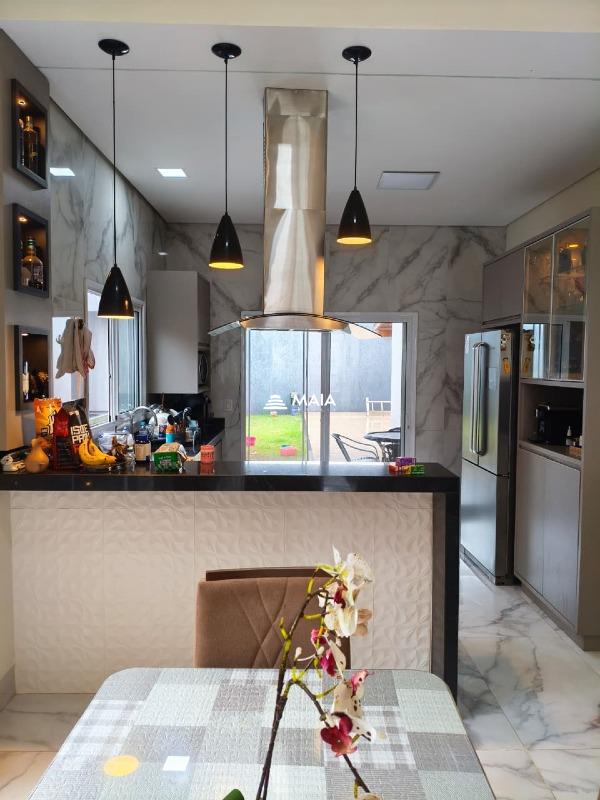 Casa à venda no Parque das Laranjeiras II: 