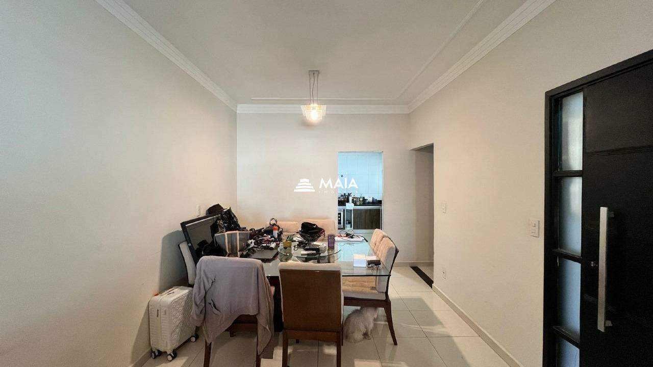 Casa à venda no Jardim Nenê Gomes: 